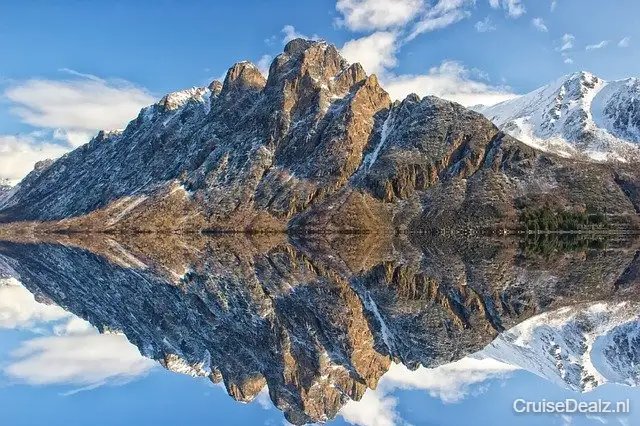 Mountains 1624284 640