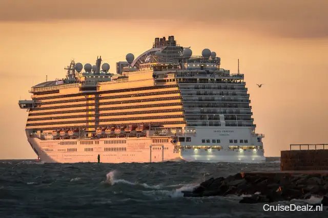 Cruise Ship 3547180 1280
