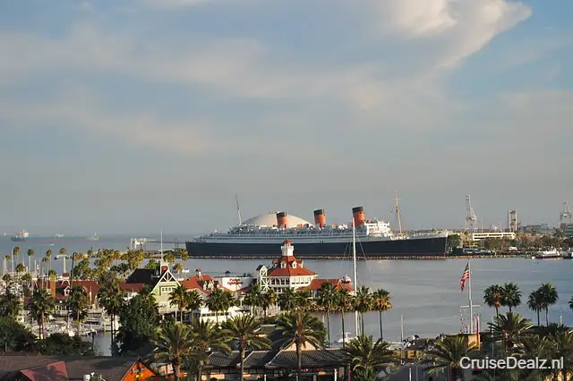 Queen Mary 2 171869 640