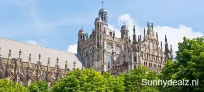 Den bosch 33212627 123rf